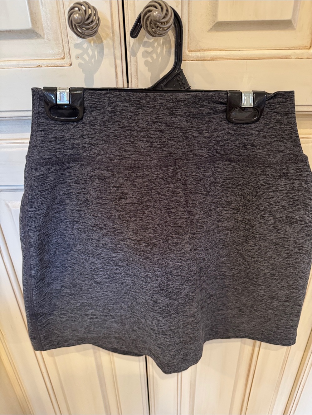 Beyond Yoga small space dye darkest night skort like new 15 inch